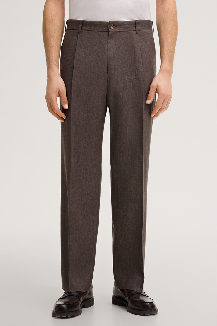 Mène à la page produit « Pantalon à pinces Francos en laine vierge mélangée, en marron »