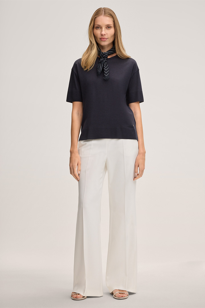 Mène à la page produit « T-shirt en lyocell et coton, en bleu marine »