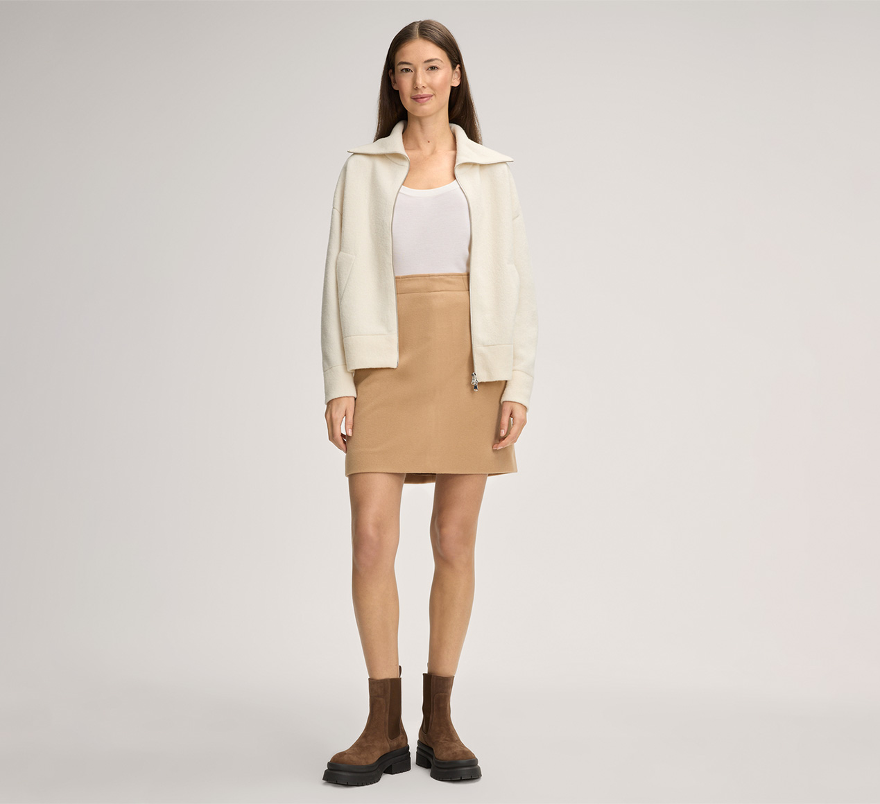 windsor. präsentiert das Produkt Wollmix-Mini-Stiefelrock in Braun aus der Kategorie Röcke