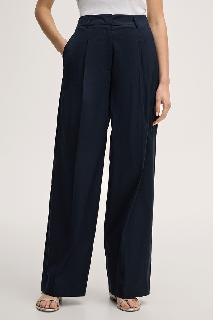 Führt zu Produktdetailseite „Baumwollstretch-Marlene-Hose in Navy"