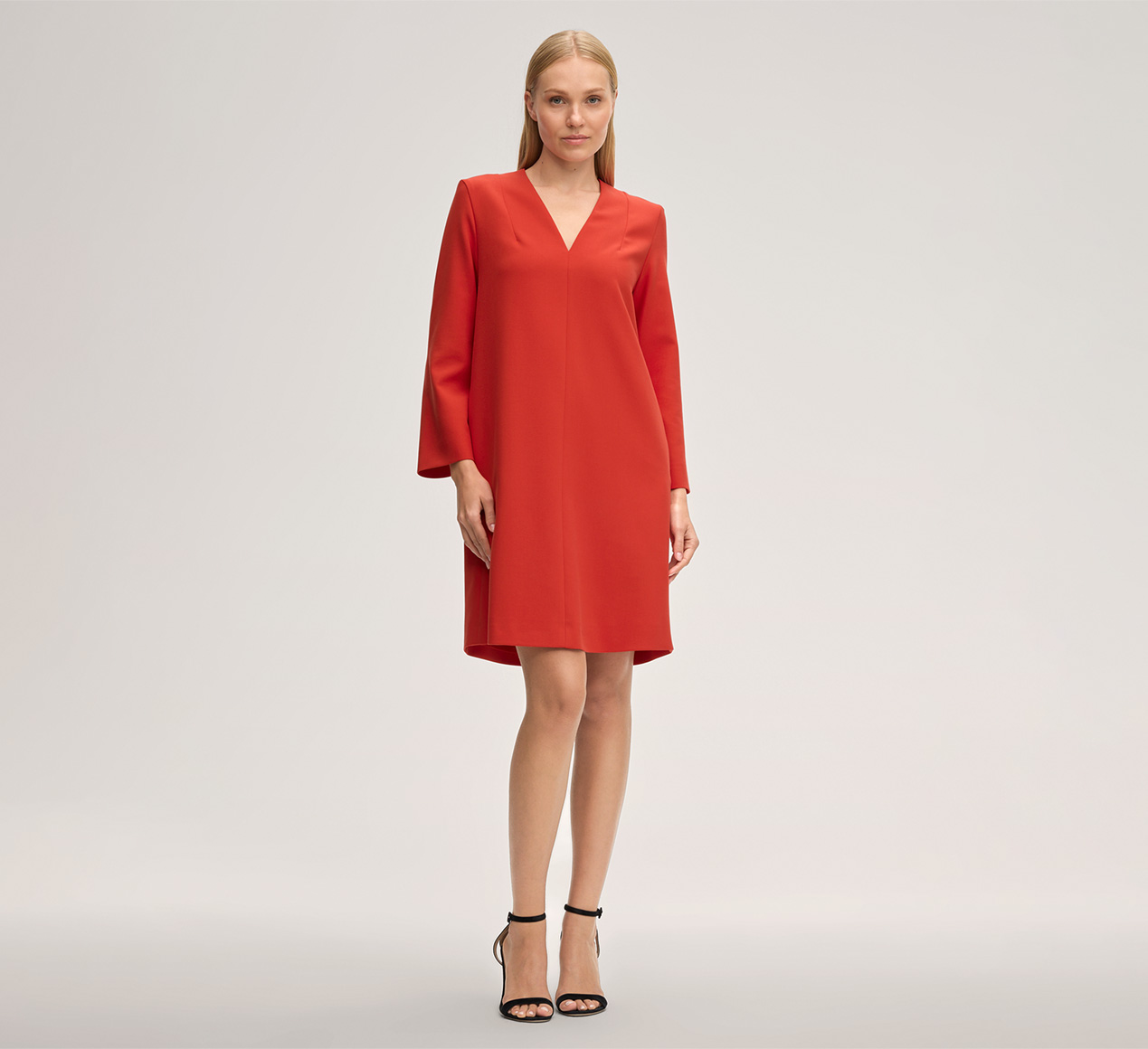 windsor. präsentiert das Produkt Crepe-Shift-Kleid in A-Linie in Rot aus der Kategorie Kleider & Overalls