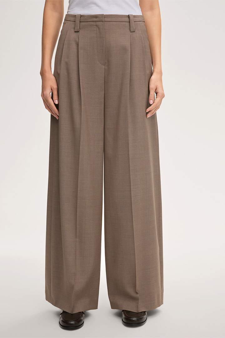 Führt zu Produktdetailseite „Schurwoll-Bundfalten-Palazzo-Hose in Taupe"