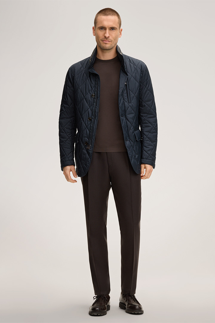 Führt zu Produktdetailseite „Steppjacke Laerte mit Stehkragen und Kapuze in Navy"