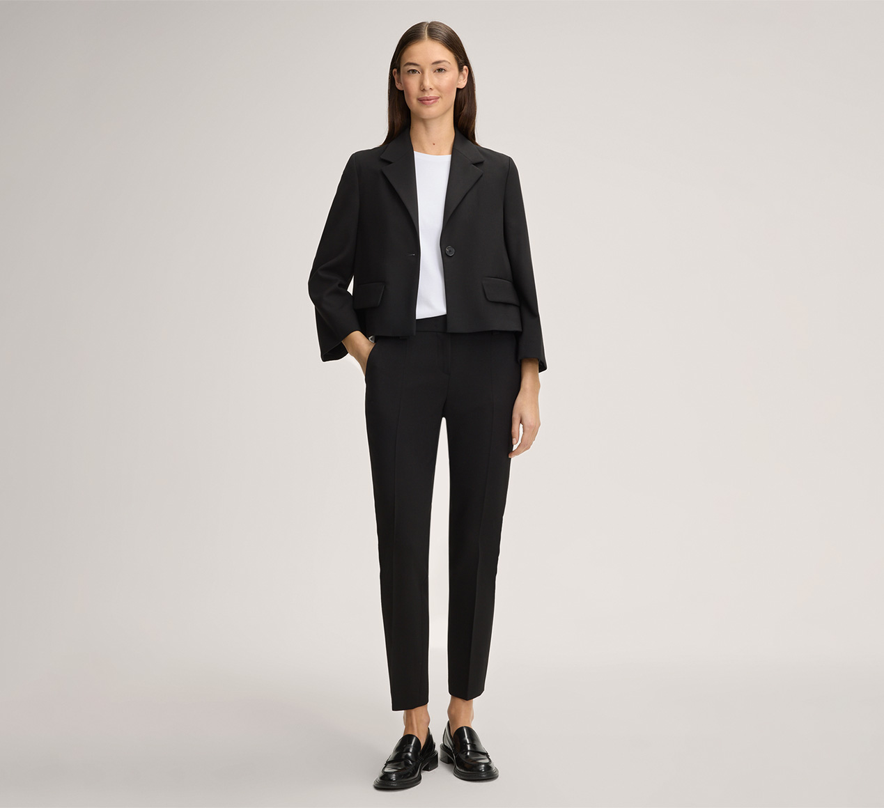 windsor. presents the product Crêpe Blazer Jacket in Black from the category Blazers