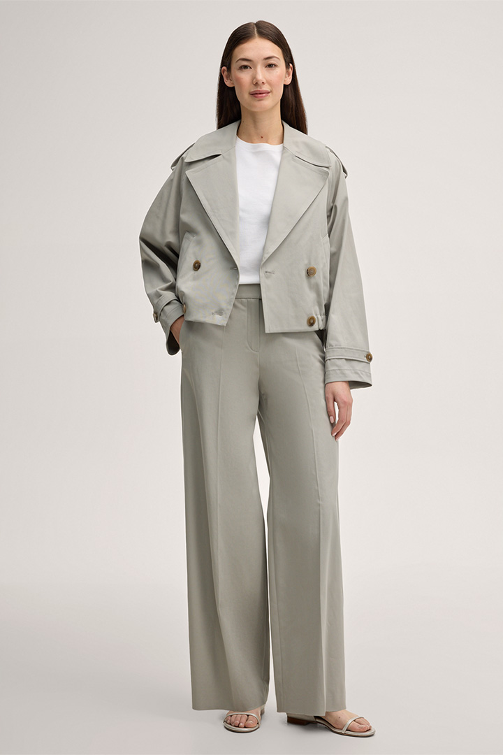 Führt zu Look-Detailseite „Shop the look: Baumwollstretch-Kombination in Greige“