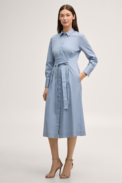 Führt zu Produktdetailseite „Baumwollstretch-Hemdblusenkleid in Midi-Länge mit Hemdkragen in Hellblau"