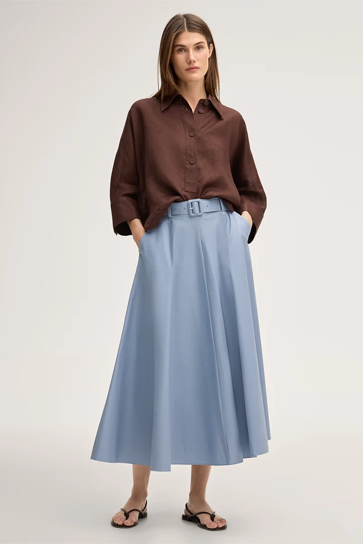 Führt zu Produktdetailseite „Leinen-Hemdbluse mit Umlegekragen in Dunkelbraun"