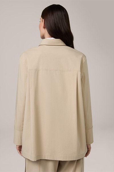 Chemisier en gabardine de coton stretch, en beige