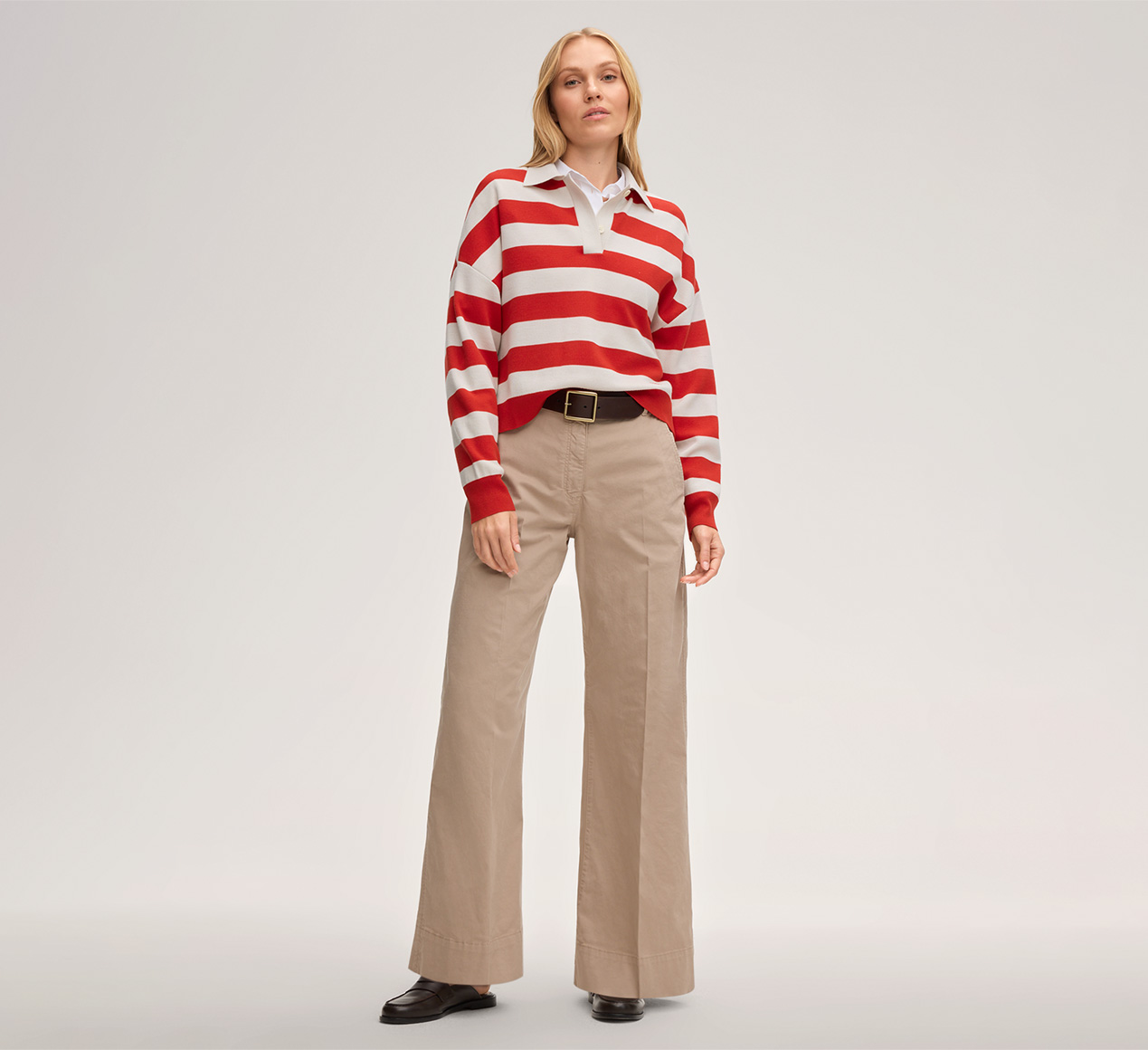 windsor. präsentiert das Produkt Merino-Strick-Polo-Shirt in Rot-Ecru gestreift aus der Kategorie Strick