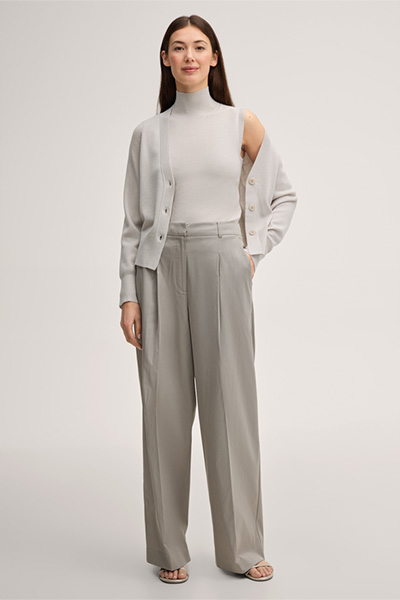 Schurwoll-Seidenmix-Rollkragen-Top in Ivory