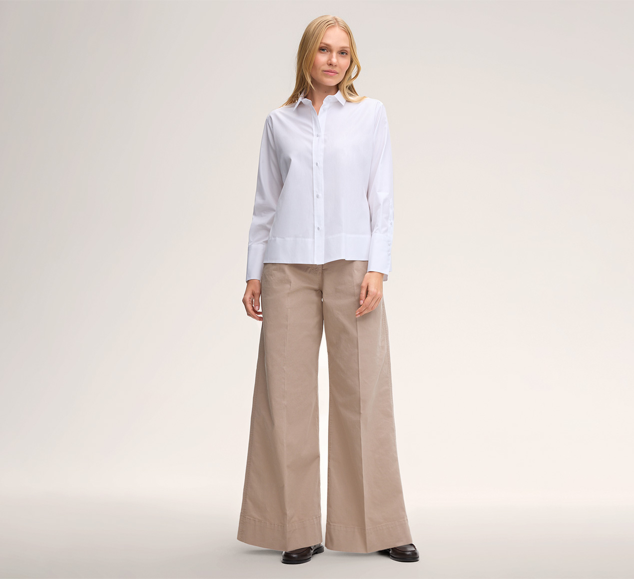 windsor. präsentiert das Produkt Popeline-Baumwoll-Hemd-Bluse in Weiss aus der Kategorie Blusen & Tops