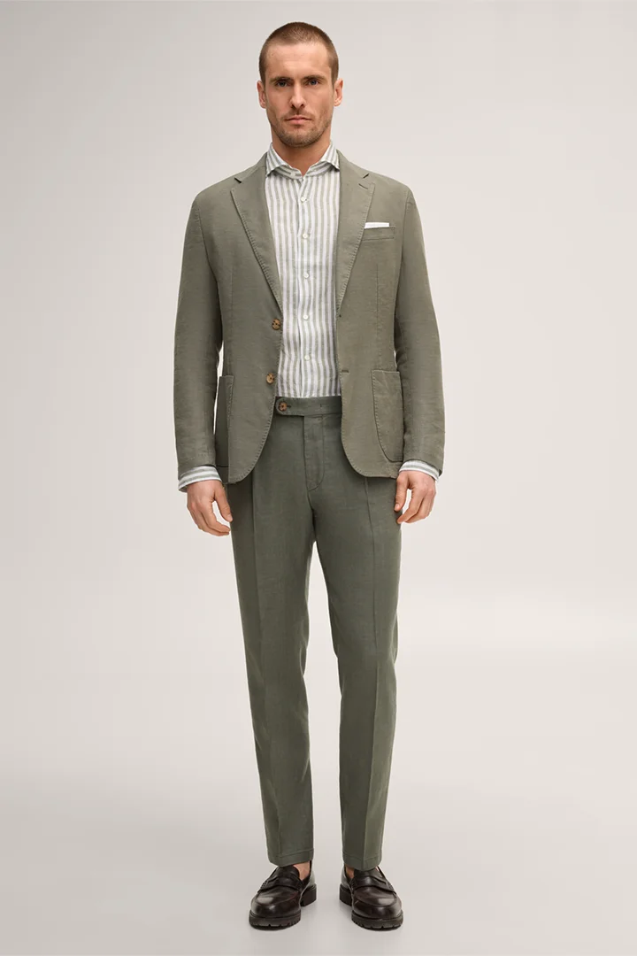 Führt zu Produktdetailseite „Leinenstretch-Baukasten-Hose Silvi mit Bundfalte in Oliv"