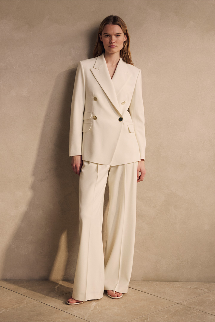 Führt zu Look-Detailseite „Shop the look“