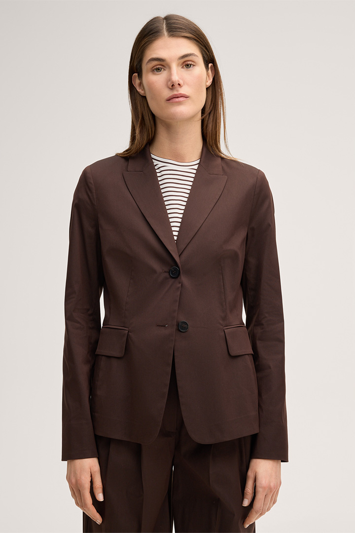 Leads to product detail page "Dark brown stretch cotton blazer"