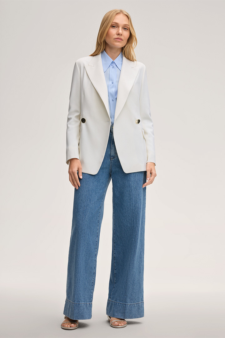 Führt zu Produktdetailseite „Schurwollstretch-Doppelreiher-Blazer in Ecru"