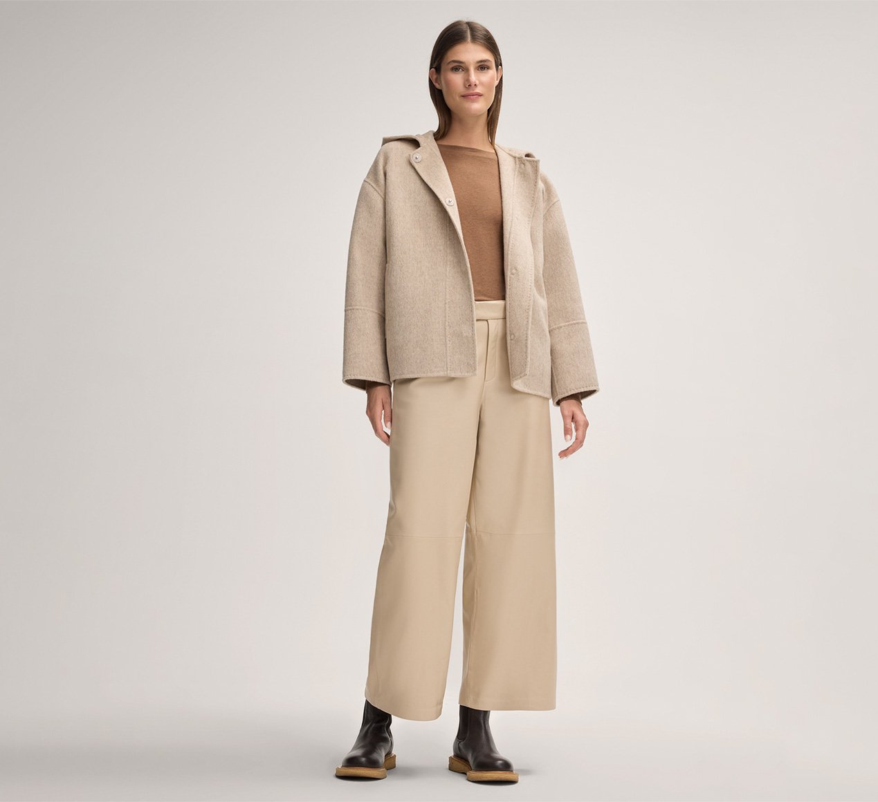 windsor. präsentiert das Produkt Lyocell-Wollstretch-Shirt mit U-Boot Ausschnitt in Braun aus der Kategorie T-Shirts & Sweatshirts