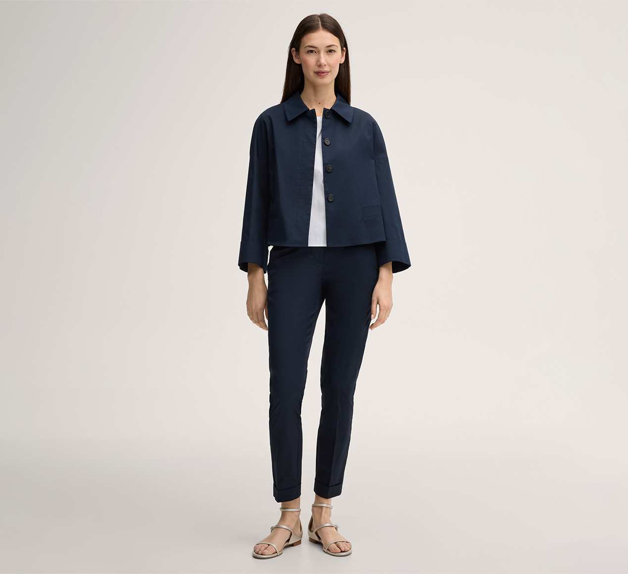 windsor. präsentiert das Produkt Baumwollstretch-Blazer-Jacke in Navy aus der Kategorie Blazer & Westen