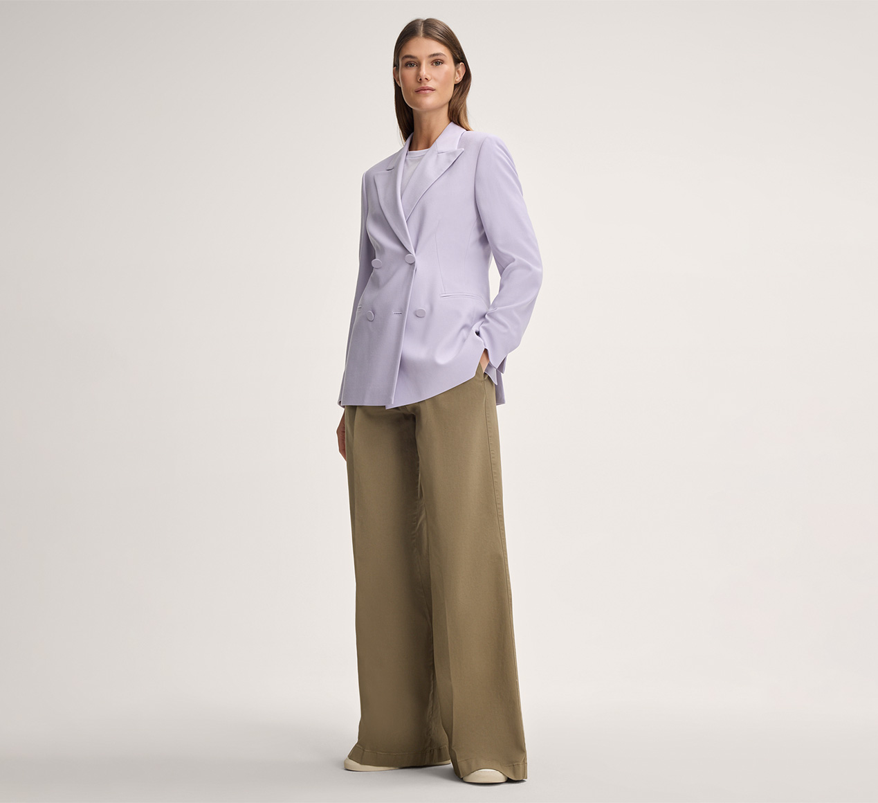 windsor. présente le produit Blazer en twill de laine vierge à fermeture croisée, en lilas de la catégorie Blazer