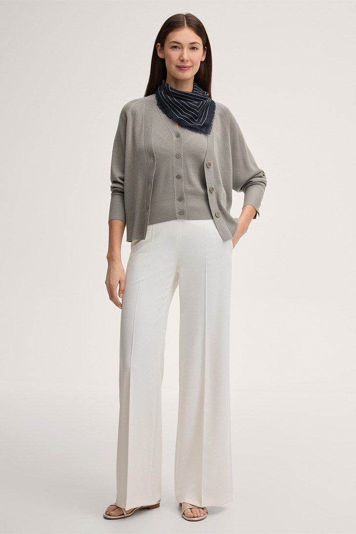 Führt zu Produktdetailseite „Schurwoll-Seidenmix-Cardigan in Greige"