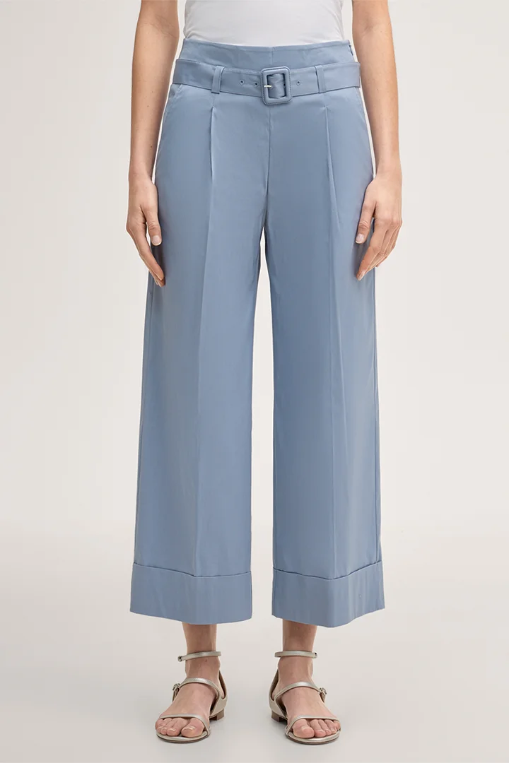 Leads to product detail page "Light blue stretch cotton culottes with pleats on the waistband"