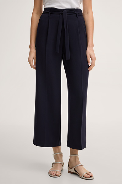 Crepe-Culotte-Hose mit Gürtel in Navy