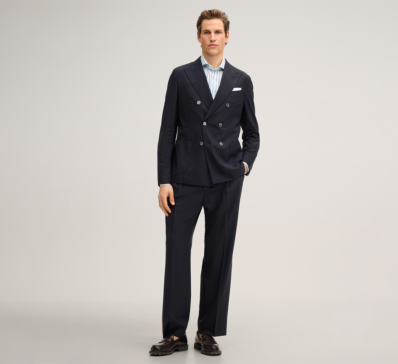 windsor. präsentiert das Produkt Schurwollmix-Baukasten-Hose Franco mit Bundfalte in Navy aus der Kategorie Hosen & Jeans