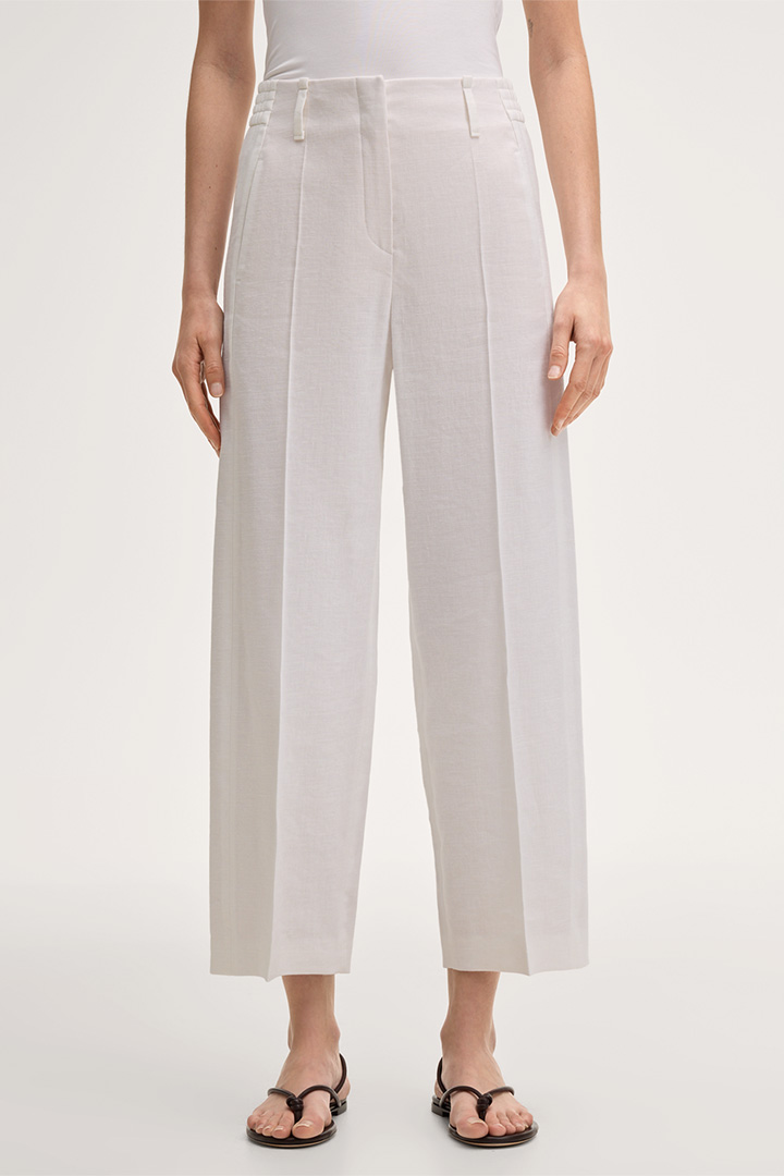 Leads to product detail page "Stretch Linen Pleat-front Trousers in White"