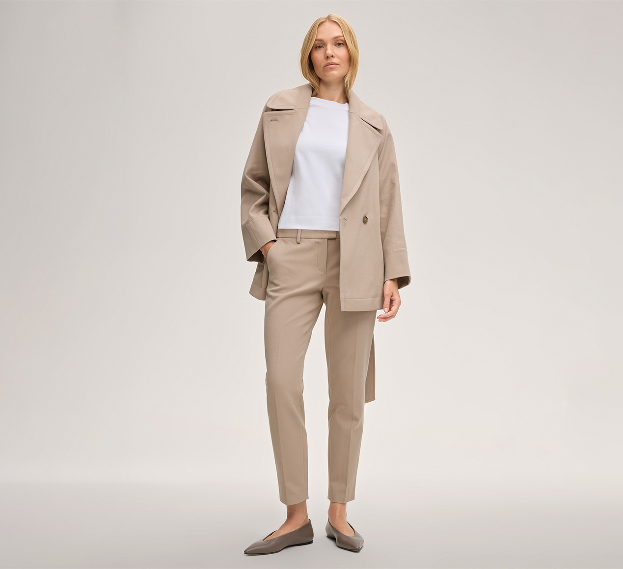 windsor. präsentiert das Produkt Baumwoll-Double-Weave-Anzughose in Taupe aus der Kategorie Hosen & Jeans