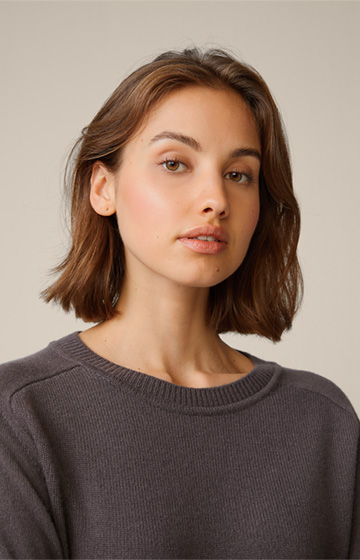 Cashmere Round Neck Sweater in Taupe