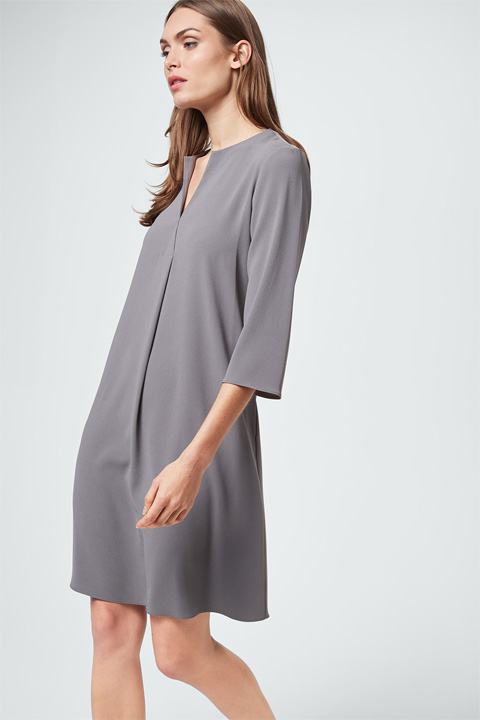 Crêpe-Kleid in Grau
