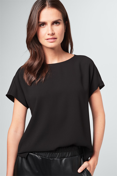 Crêpe-Bluse in Schwarz