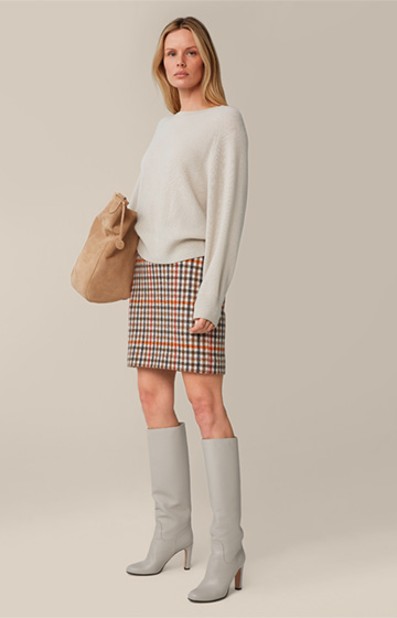 Cashmere Pullover with Raglan Sleeves in Light Beige