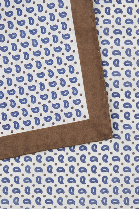 Pochette en coton à teneur en soie, en marron/écru/bleu à motif