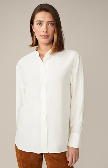 Long Blouse with Stand-up Collar and Silk in Ecru