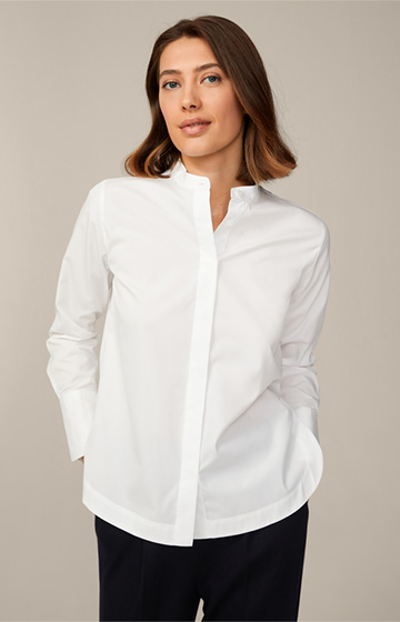 Popeline-Baumwoll-Bluse mit Stehkragen in Weiß