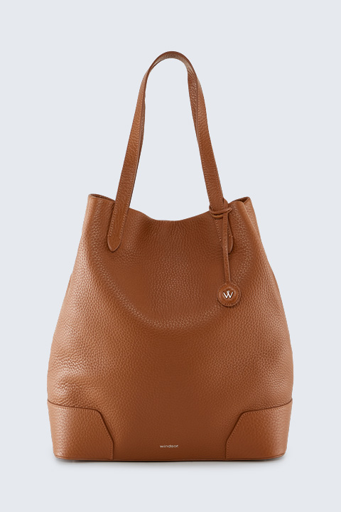 Shopper aus genarbtem Leder in Cognac