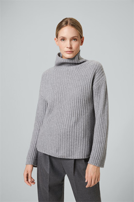 Cashmere Pullover with Turtleneck in Pastel Grey