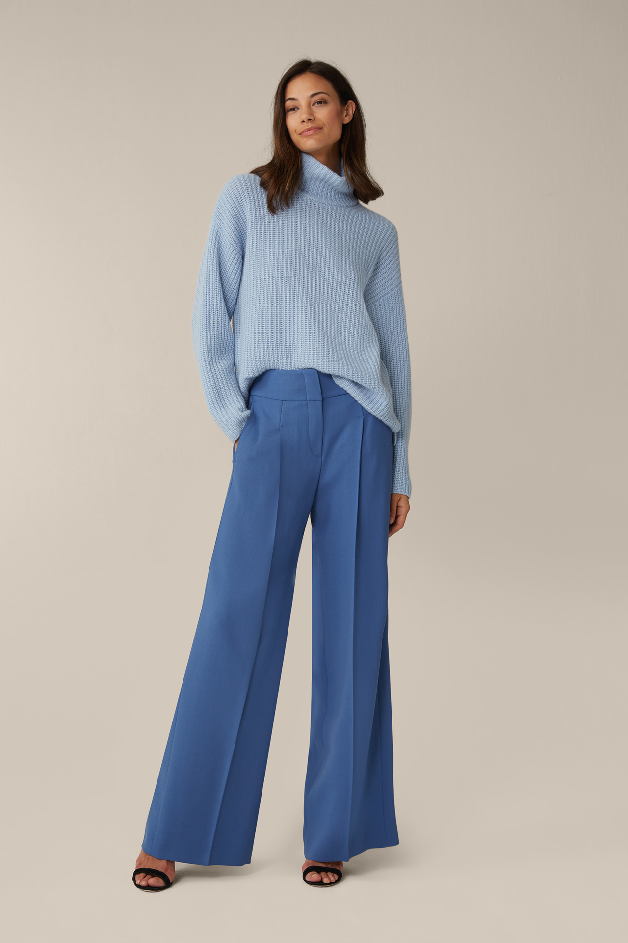 Cashmere-Pullover mit Stehkragen in Blau