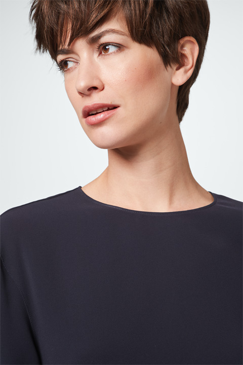 Crêpe-Bluse in Navy