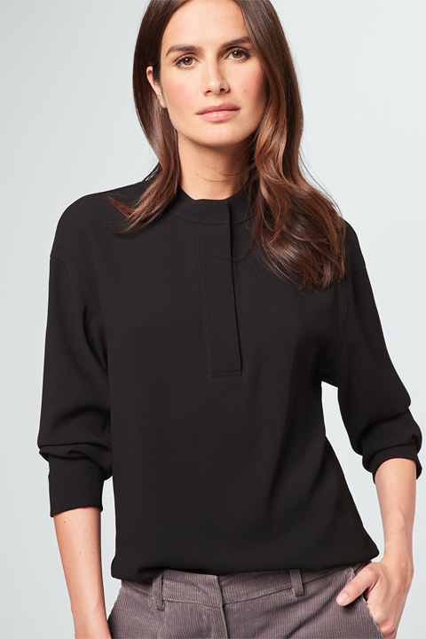Crêpe-Bluse in Schwarz