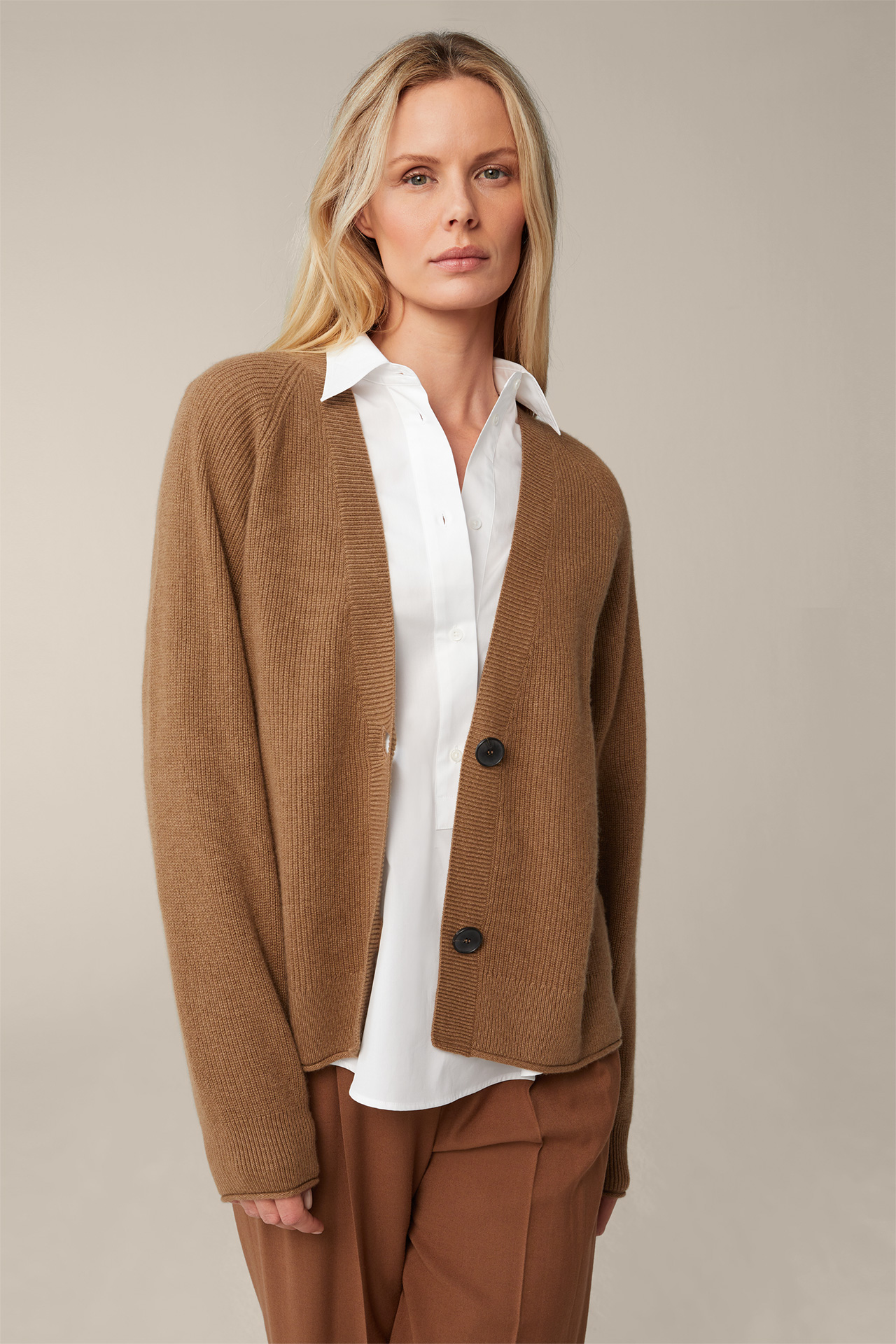 Cashmere Cardigan with Raglan Sleeves in Caramel