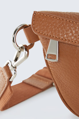 Crossbody-Tasche in Cognac