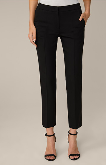 Stretch Virgin Wool Trousers, cropped, in black
