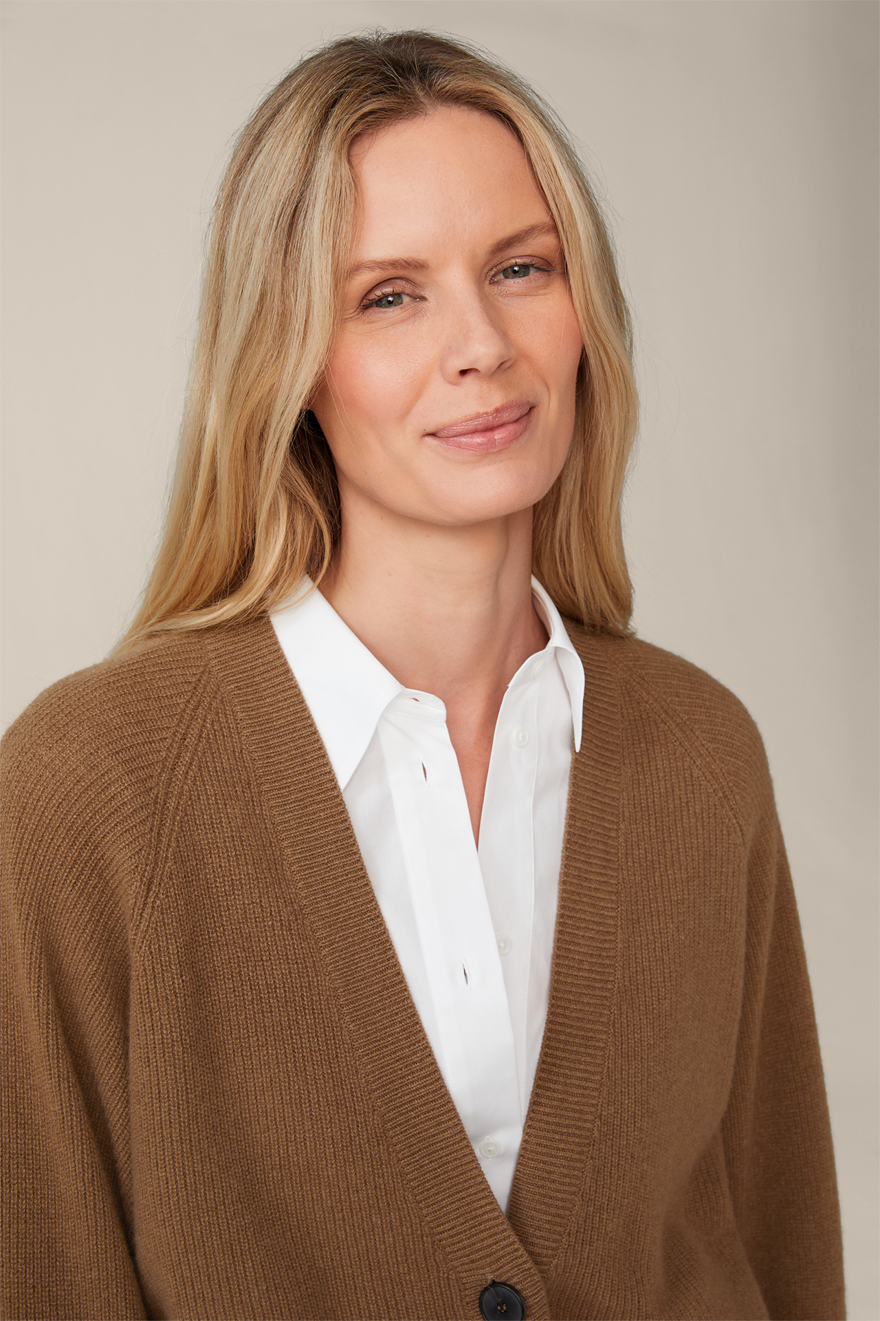 Cashmere Cardigan with Raglan Sleeves in Caramel