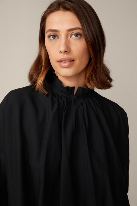Blouse in A-line with Silk in Black