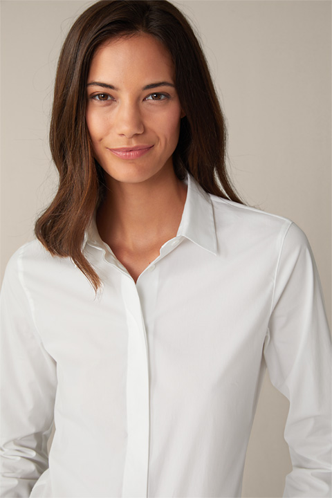 Baumwollstretch-Bluse mit Hemdkragen in Weiß
