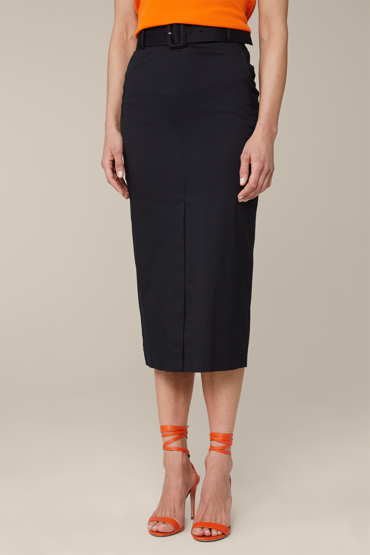 Stretch Cotton Pencil Skirt in Midi Length in Black - in the windsor.  Online-Shop