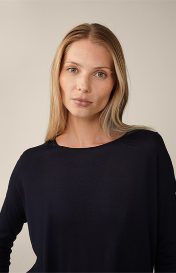 Virgin Wool and Silk Mix Pullover in Navy