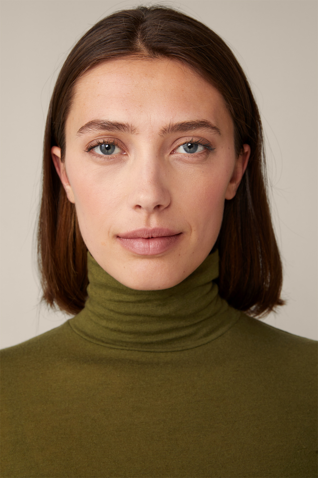 Lyocell Wool Roll Neck Pullover in Olive 