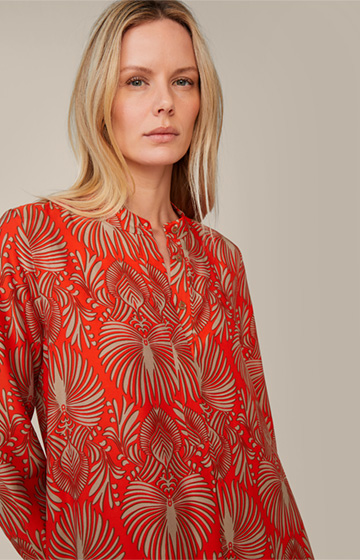 Print dress with stand-up collar in viscose and silk in a red and beige pattern